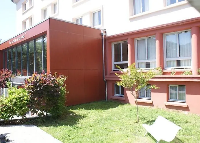 Les Jardins De בית נופש *