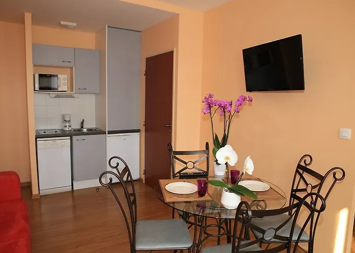 Holiday home Les Jardins De *