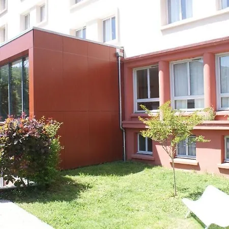 Zenitude Hôtel-Résidences Les Jardins de Lourdes Hébergement de vacances *